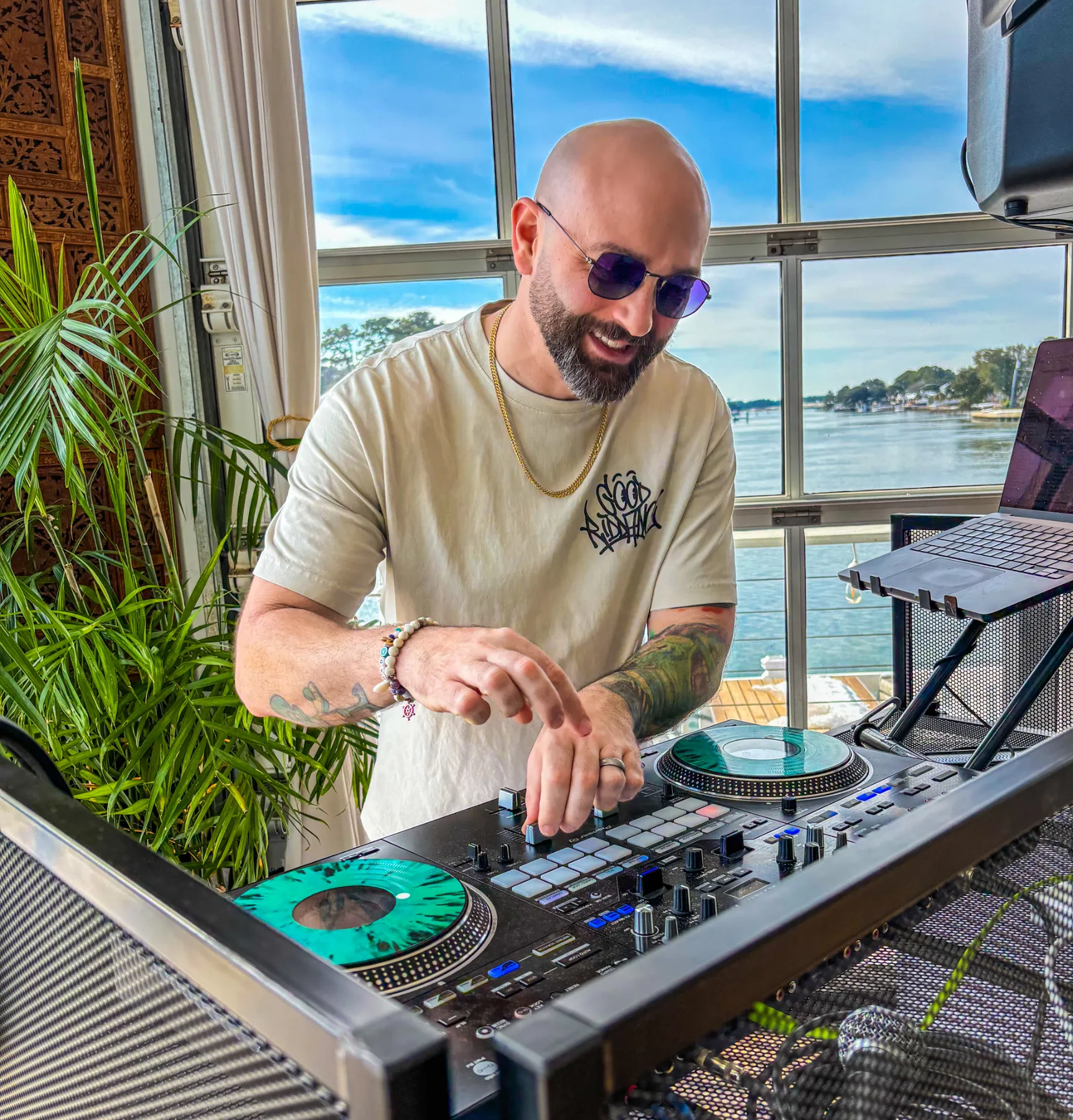 DJ Mixology gallery photo 7